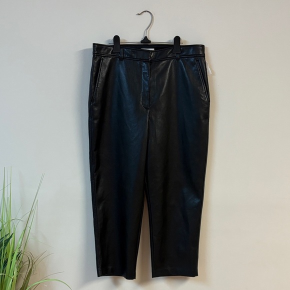 ⭐️Host Pick⭐️ Aritzia Babaton Black Command Cropped leather Pant size 14 - Picture 5 of 6